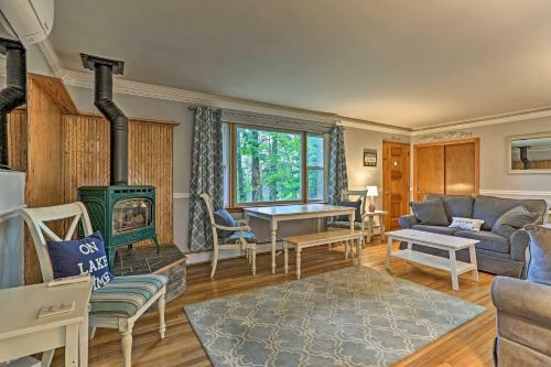 Lakeview Cottage With Game Room - Walk To Lake!