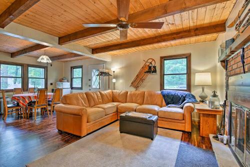 Masthope Mountain Resort Home With Deck, Pool Access!