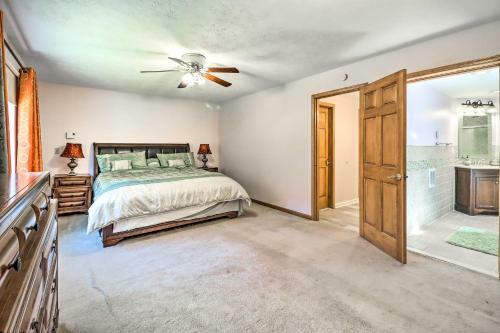 Spacious Poconos Home About 1 Mi To Deer Lake!