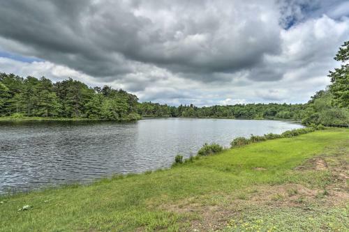 Emerald Lakes Getaway With Community Amenities!