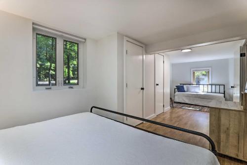 Poconos Hideaway With Game Room Less Than 3 Mi To Ski!