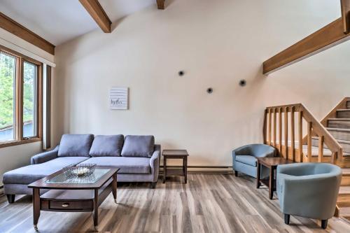 Multi-level Lake Harmony Escape With Game Room!
