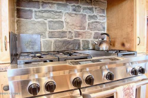 4 Beds Cabin W/private Access To Walker Lake!