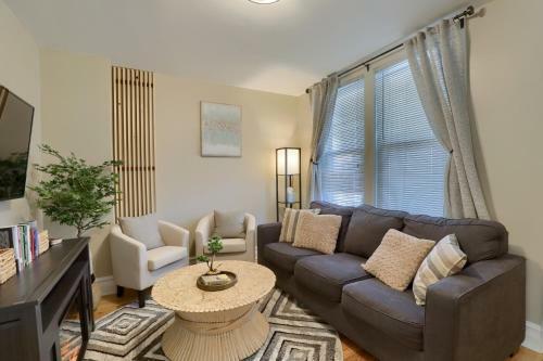 Apartamento Newly Updated Charming Backyard & Grill