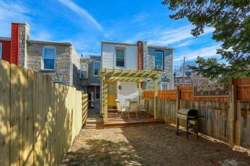 Apartamento Newly Updated Charming Backyard & Grill