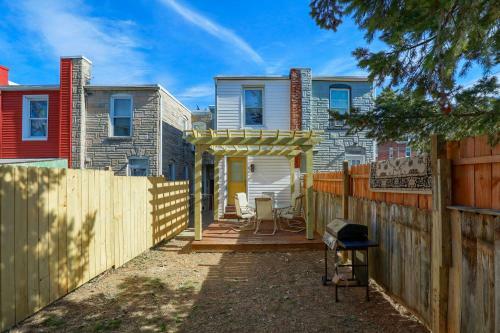 Apartamento Newly Updated Charming Backyard & Grill