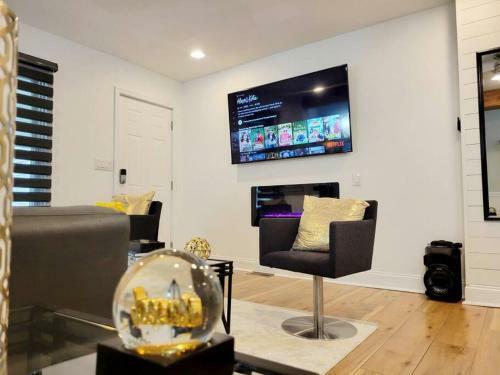 Villa Luxe On Walnut**king Size Bed**w/off St.parking**