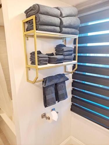 Villa Luxe On Walnut**king Size Bed**w/off St.parking**