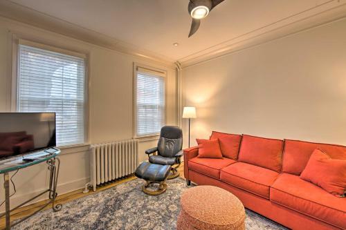 Lancaster Townhome Walk To Central Market!