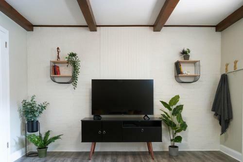 Apartamento Oasis And Modern Getaway, 5-star Location, Queen Bed, Parking