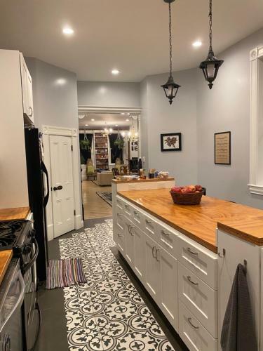 Beautiful Northside Victorian - Walking Distance From Stadiums