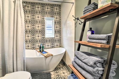 Chic Pittsburgh Home Less Than 2 Mi To Strip District