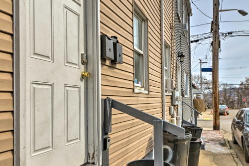 Pittsburg Townhome Across From Strip District