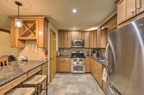 Renovated Tannersville Escape, Walk To Slopes
