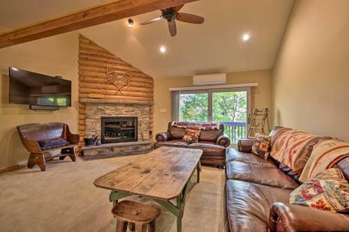 Renovated Tannersville Escape, Walk To Slopes