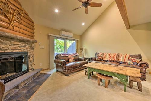 Renovated Tannersville Escape, Walk To Slopes