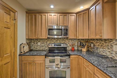 Renovated Tannersville Escape, Walk To Slopes