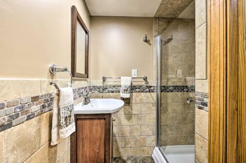 Renovated Tannersville Escape, Walk To Slopes