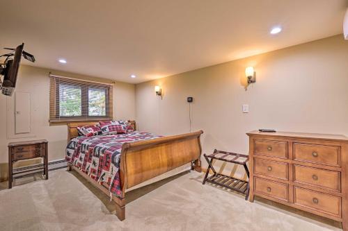 Renovated Tannersville Escape, Walk To Slopes