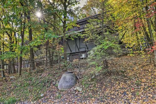 Renovated Tannersville Escape, Walk To Slopes