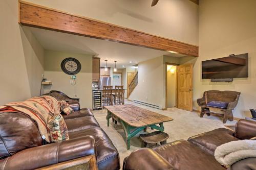 Renovated Tannersville Escape, Walk To Slopes