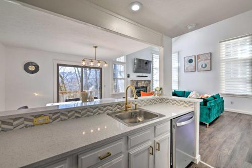 Modern-chic Tannersville Townhome With Deck!