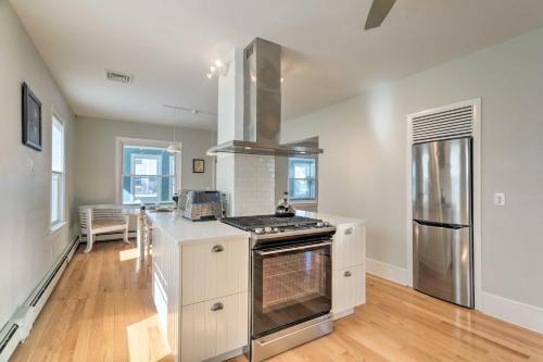 Renovated Barrington Cottage With Beach Access