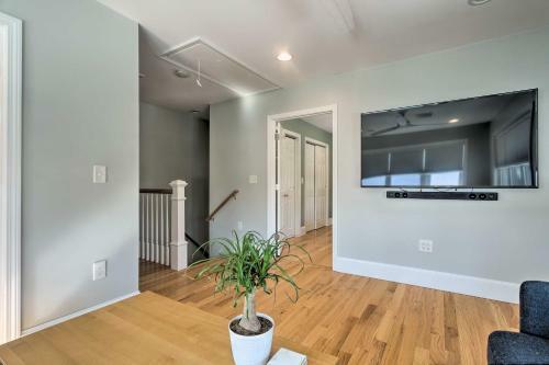 Renovated Barrington Cottage With Beach Access