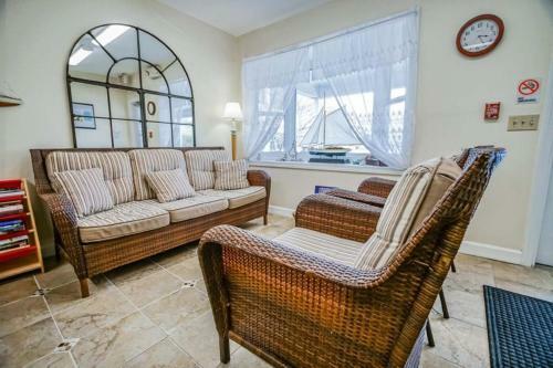 Hotel Island Manor Resort By Vrhost