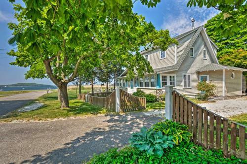 Common Fence Point Cottage With Ocean Views!