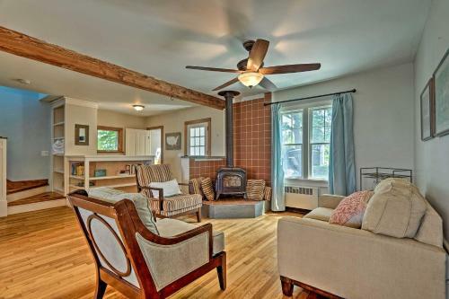Common Fence Point Cottage With Ocean Views!