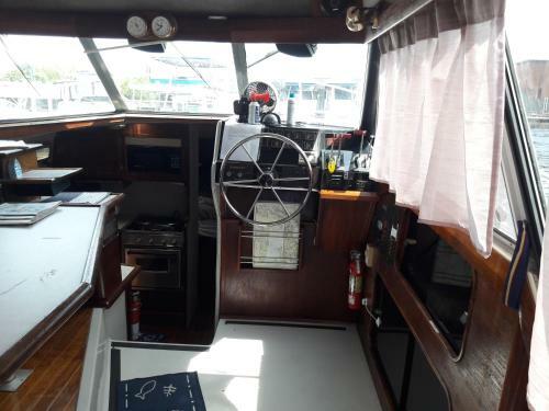 Gladys - Waterfront Bayliner 32