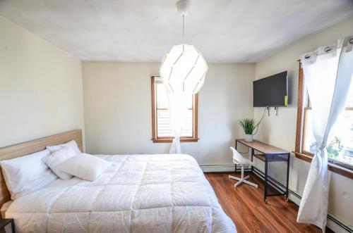 Michie House - Providence Gano St
