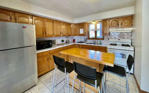 Michie House - Providence Gano St