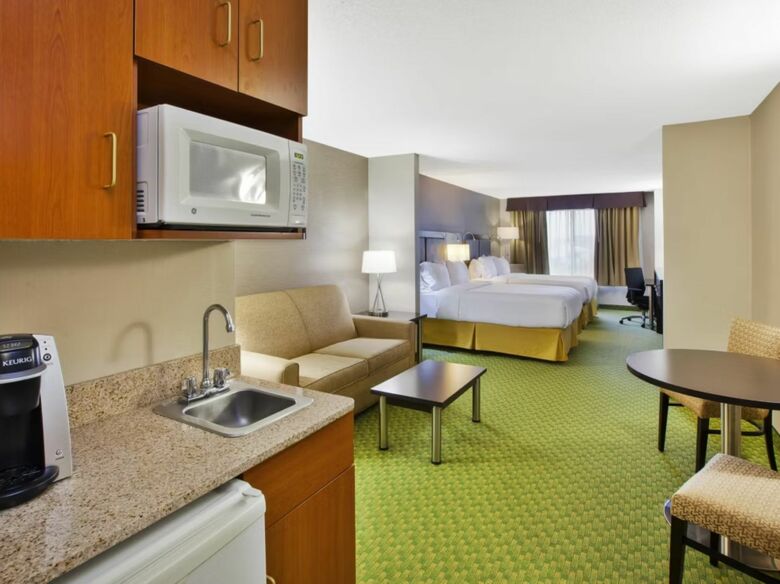 Holiday Inn Express Hotel & Suites Bryan-montpelier