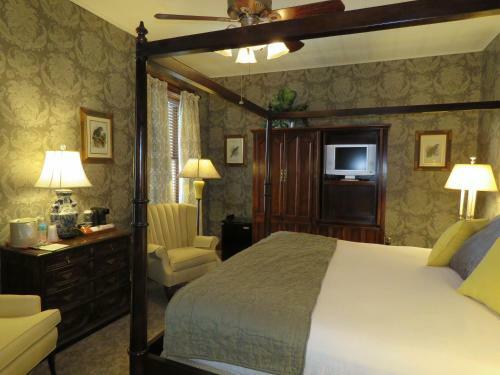 Posada Altland House Inn & Suites