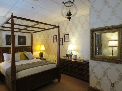Posada Altland House Inn & Suites