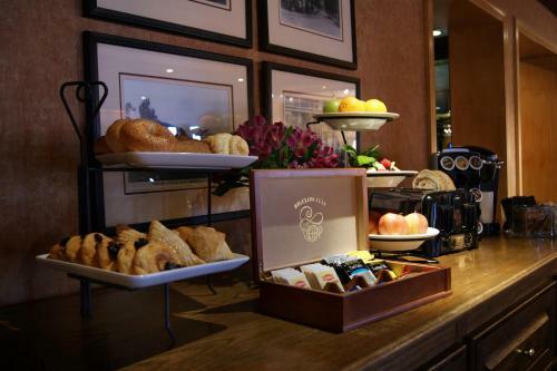 Posada Altland House Inn & Suites