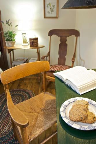 Posada Inn & Spa At Cedar Falls