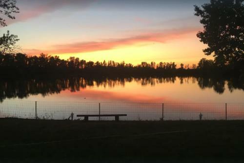 Villa Maison Au Bord Du Lac Avec Piscine Chauff�e