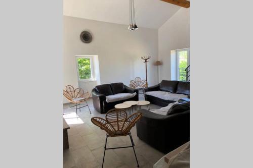 Maison De Charme Avec Piscine Couverte Et 9000m2