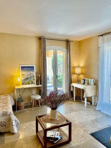 Apartamento Studio Panoramic With The Pool Near Saint Victoire Aix En Provence