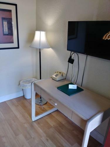 Fir Grove Motel
