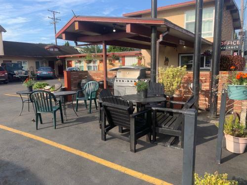 Fir Grove Motel