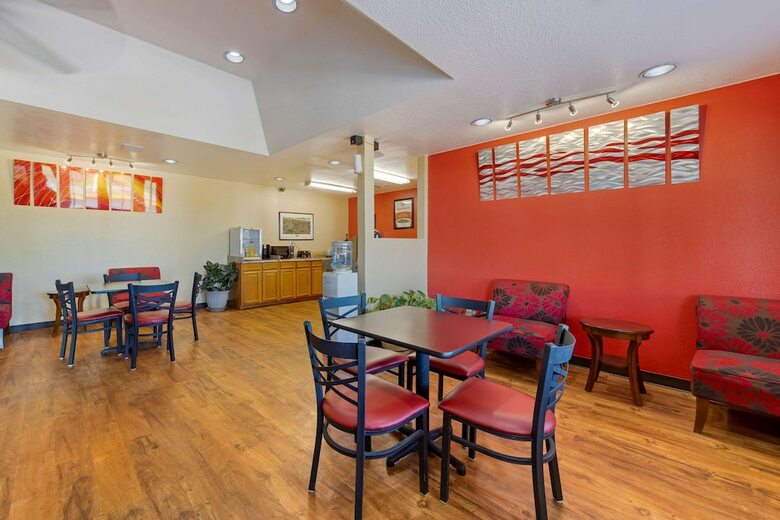 Hotel Econo Lodge Pryor