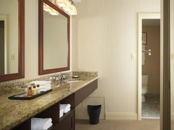 Hotel Sheraton Suites Akron Cuyahoga Falls
