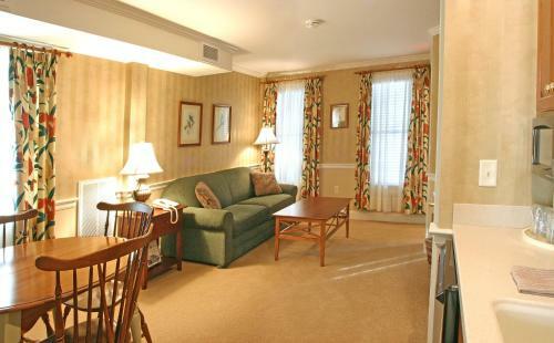 Bed & Breakfast Bird-in-hand Village Inn & Suites