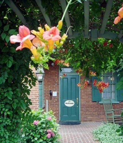 Bed & Breakfast Bird-in-hand Village Inn & Suites