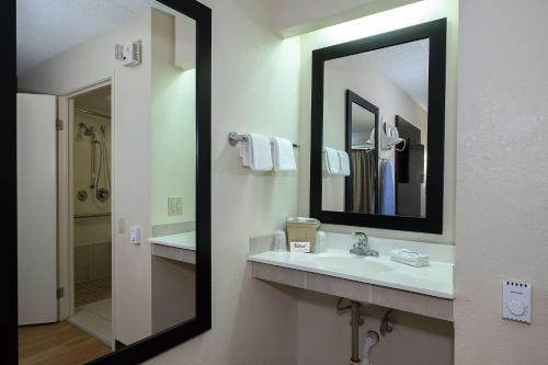 Hotel Red Roof Inn Cincinnati East - Beechmont