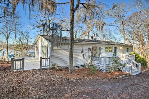 Pet-friendly Camden Getaway On Lake Wateree!